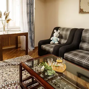 zolotoi-quadrat.hotels-of-almaty.com/